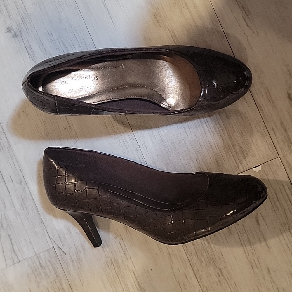 Payless Comfort Plus Predictions Pumps